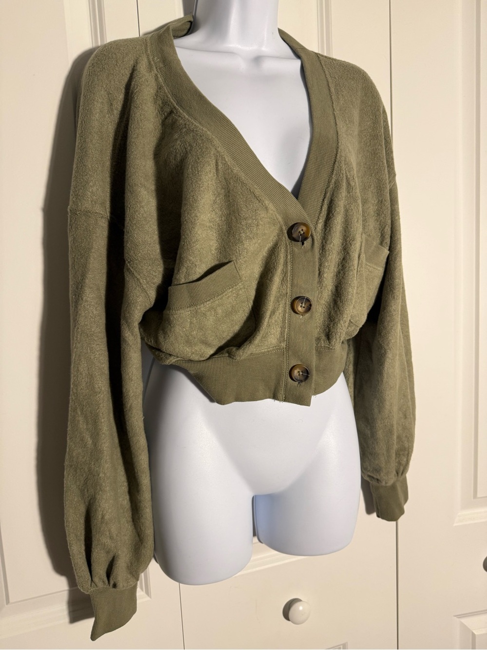 Urban Outfitters Olive Green Cropped Button-Front Cardigan - Picture 3 of 6